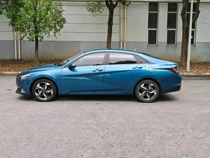 Hyundai Elantra 2021 1.5L CVT TOP Flagship Edition — миниатюра 4