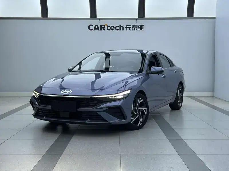 Hyundai Elantra 2023 1.5L CVT LUX Premium Edition — миниатюра 1