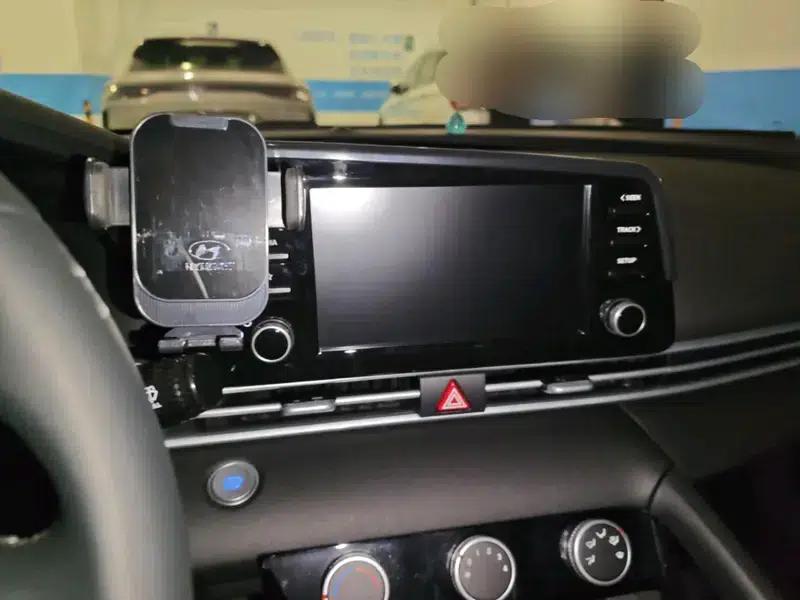 Hyundai Elantra 2023 1.5L CVT GLX Elite Edition — миниатюра 12