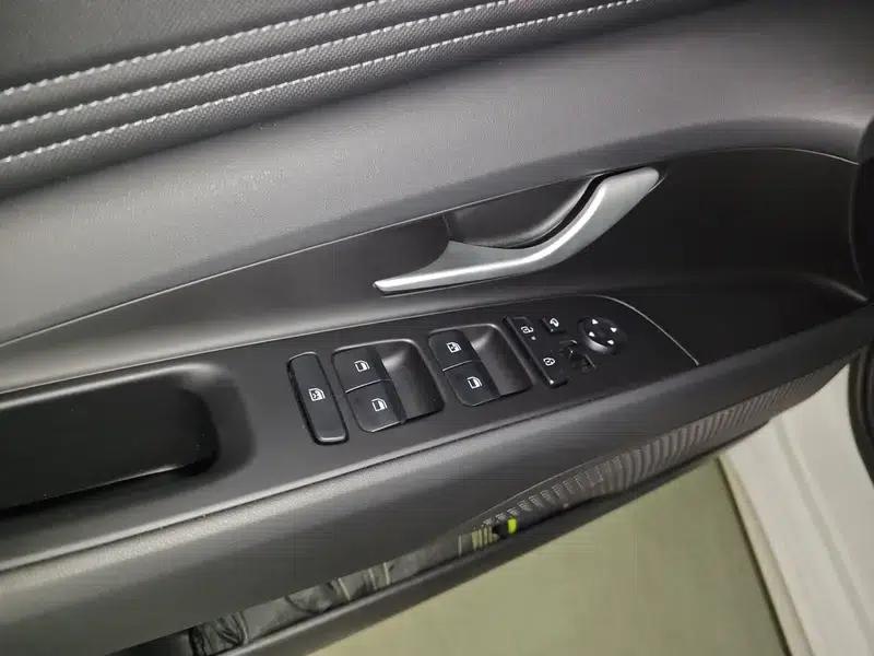 Hyundai Elantra 2023 1.5L CVT GLX Elite Edition — миниатюра 15