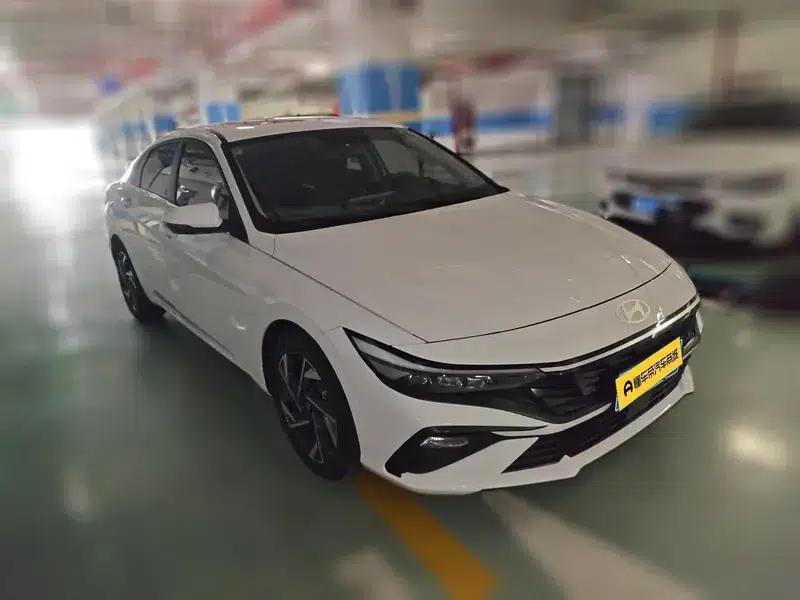 Hyundai Elantra 2023 1.5L CVT GLX Elite Edition — миниатюра 3