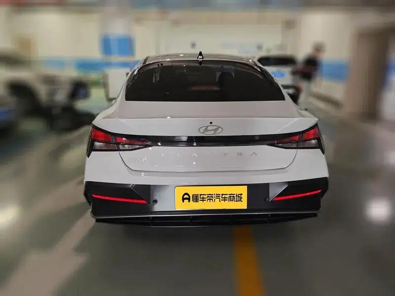 Hyundai Elantra 2023 1.5L CVT GLX Elite Edition — миниатюра 5