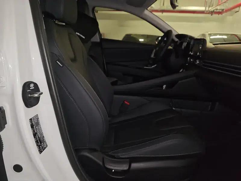 Hyundai Elantra 2023 1.5L CVT GLX Elite Edition — миниатюра 8