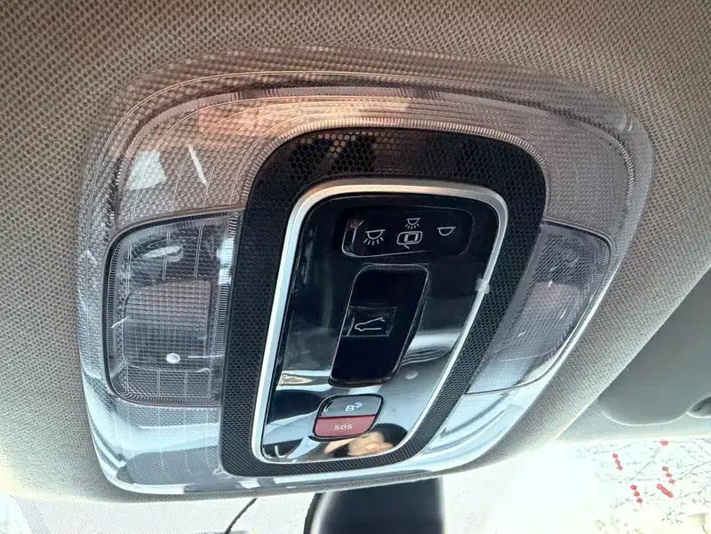 Hyundai Elantra 2023 1.5L CVT LUX Premium Edition — миниатюра 13