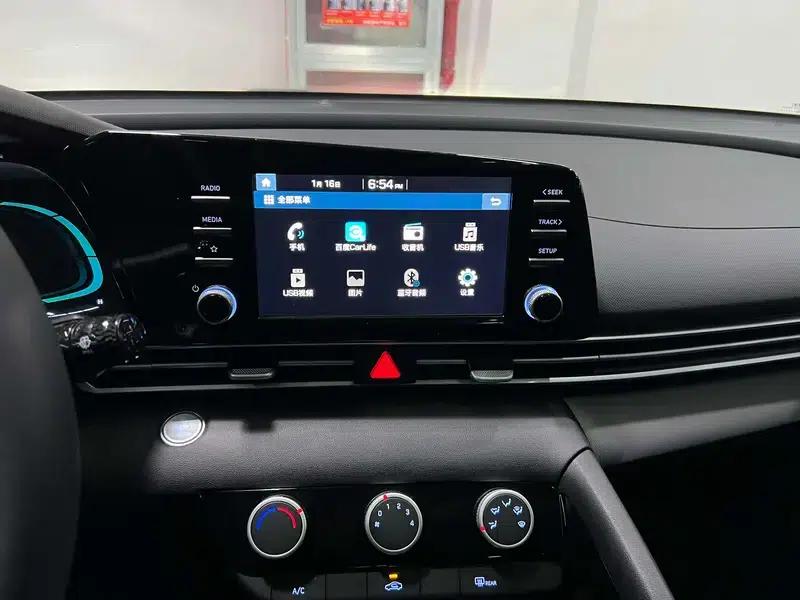 Hyundai Elantra 2023 1.5L CVT GLX Elite Edition — миниатюра 12
