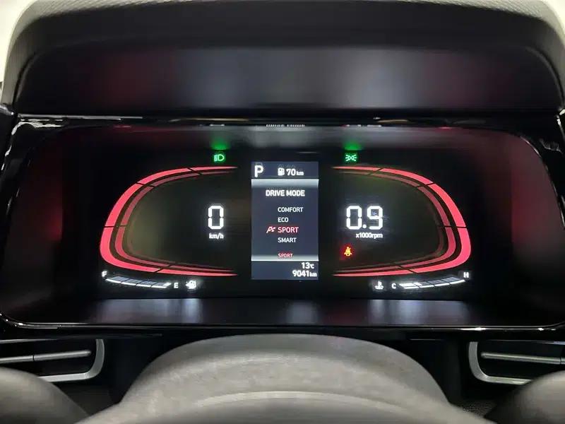Hyundai Elantra 2023 1.5L CVT GLX Elite Edition — миниатюра 13