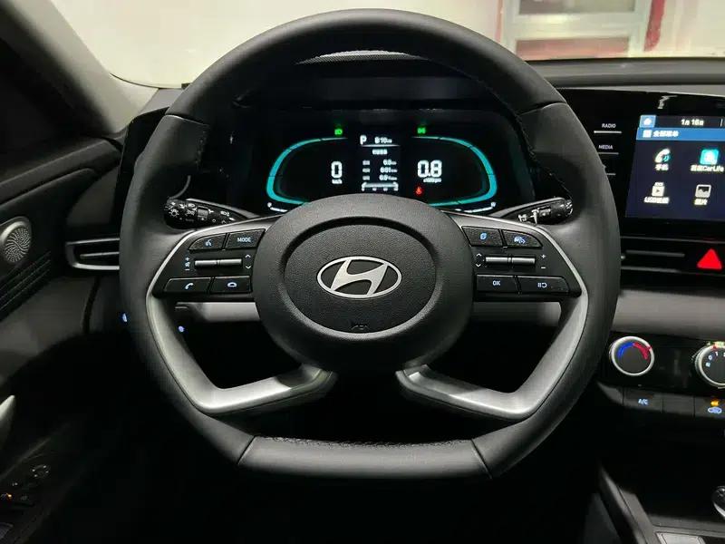 Hyundai Elantra 2023 1.5L CVT GLX Elite Edition — миниатюра 14