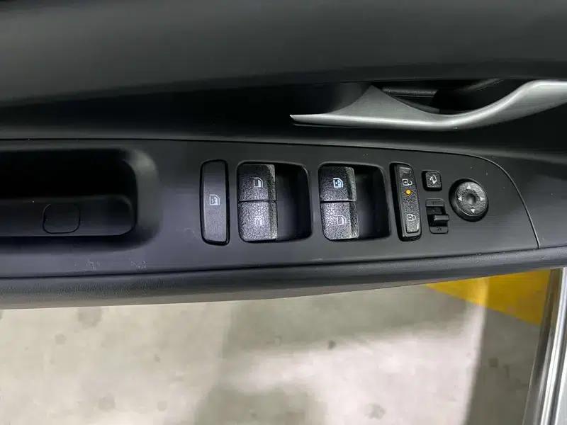 Hyundai Elantra 2023 1.5L CVT GLX Elite Edition — миниатюра 19