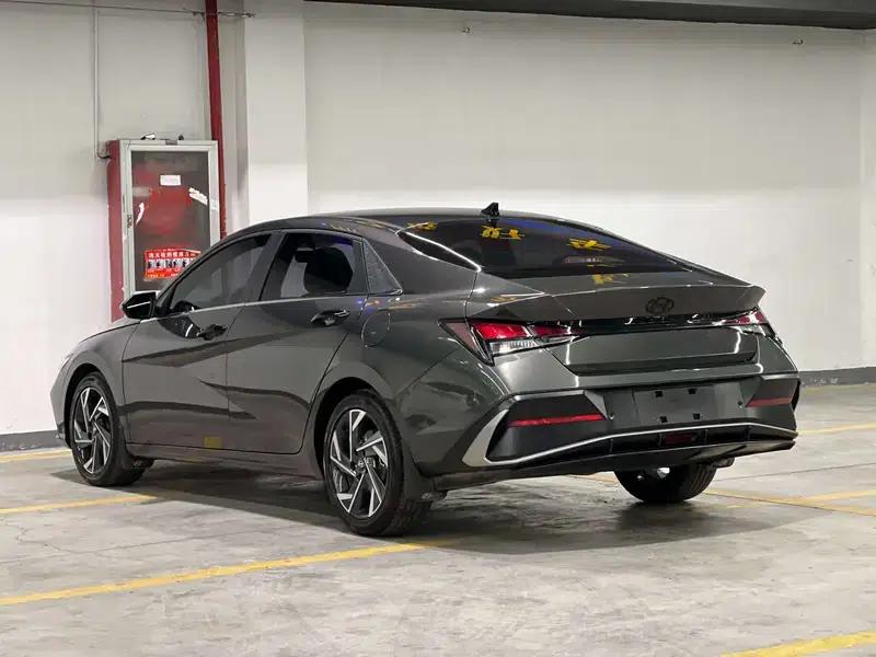 Hyundai Elantra 2023 1.5L CVT GLX Elite Edition — миниатюра 4
