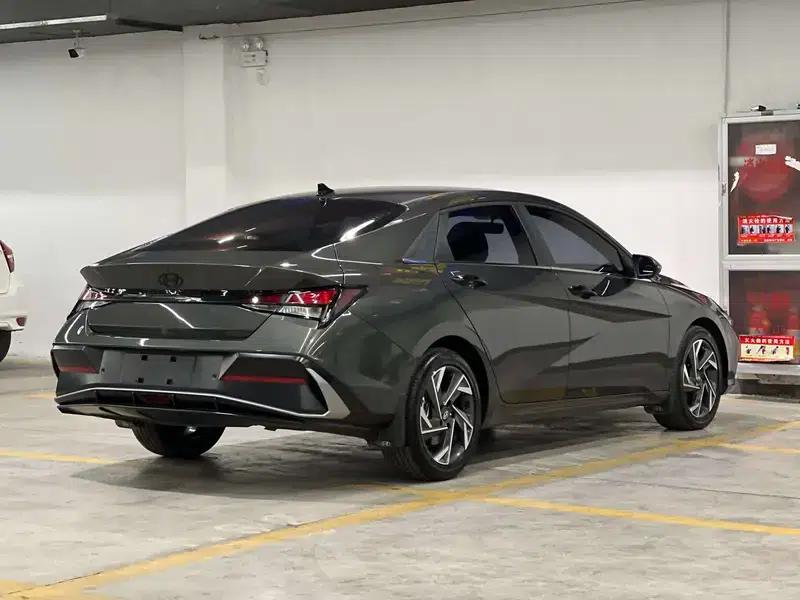 Hyundai Elantra 2023 1.5L CVT GLX Elite Edition — миниатюра 6