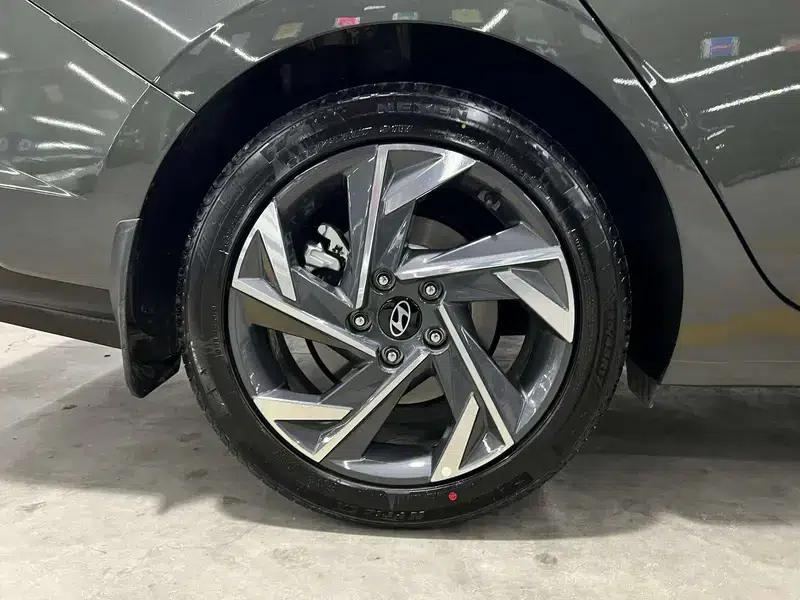 Hyundai Elantra 2023 1.5L CVT GLX Elite Edition — миниатюра 9