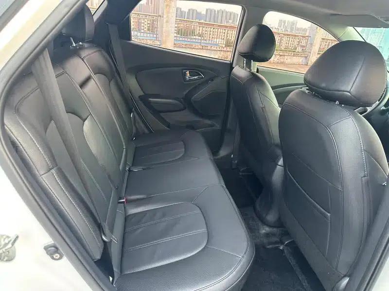 Hyundai ix35 2015 2.0L Automatic 2WD Smart Model (National IV Emission Standard) — миниатюра 11