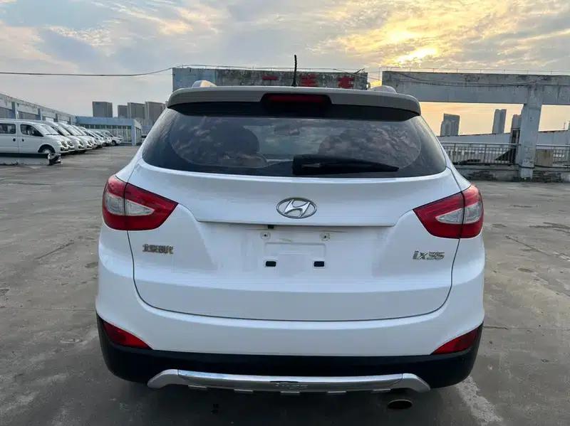 Hyundai ix35 2015 2.0L Automatic 2WD Smart Model (National IV Emission Standard) — миниатюра 4