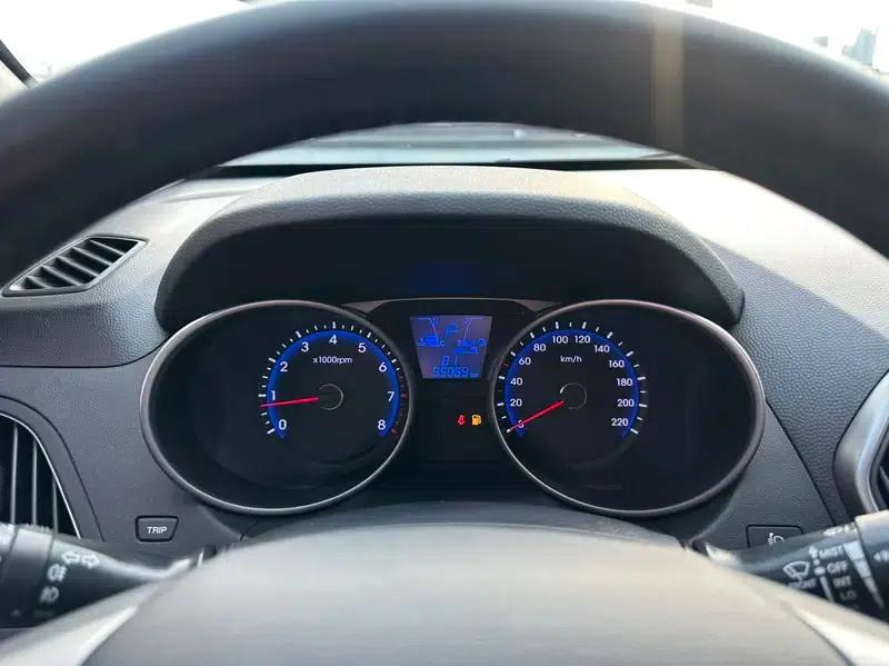 Hyundai ix35 2015 2.0L Automatic 2WD Smart Model (National IV Emission Standard) — миниатюра 8