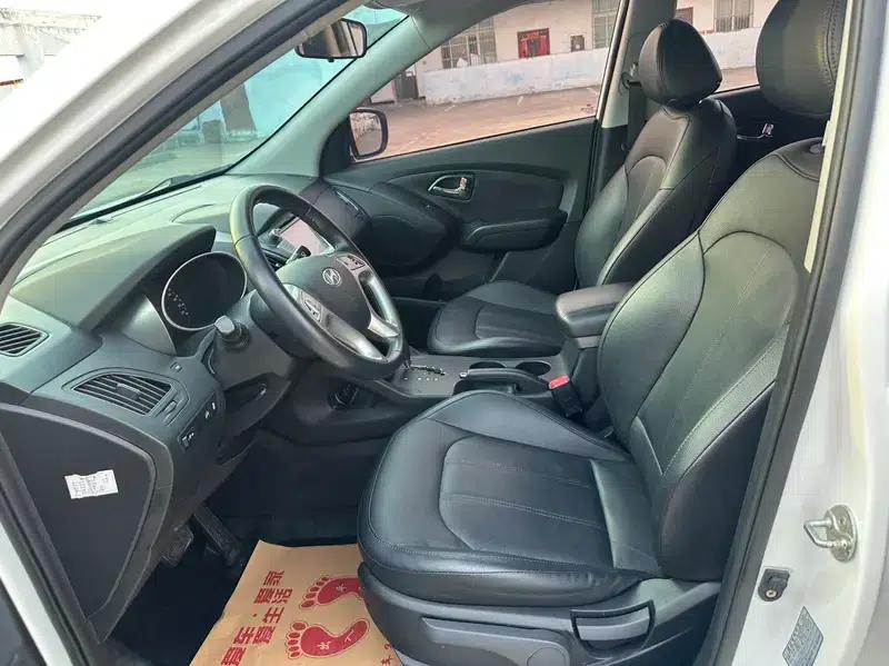 Hyundai ix35 2015 2.0L Automatic 2WD Smart Model (National IV Emission Standard) — миниатюра 10