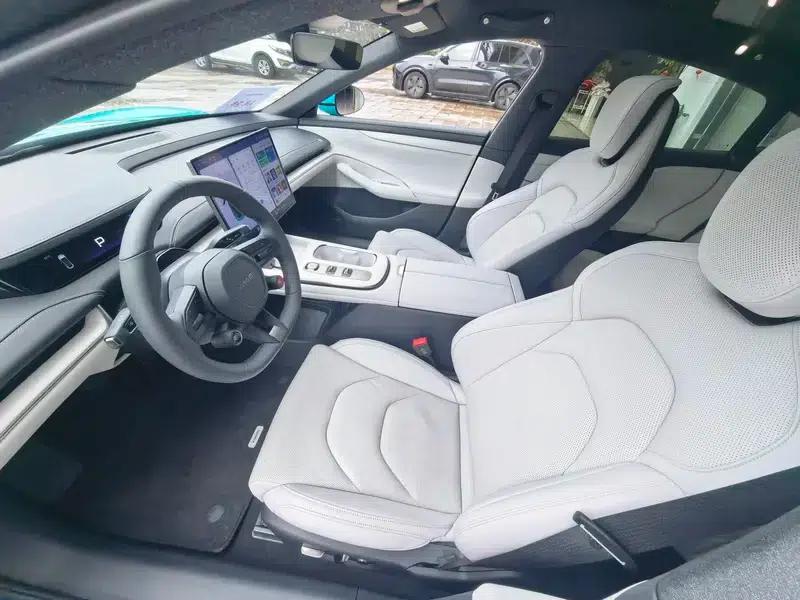 Xiaomi SU7 2024 Rear-Wheel Drive Standard Long-Range Edition — миниатюра 11