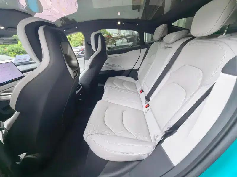Xiaomi SU7 2024 Rear-Wheel Drive Standard Long-Range Edition — миниатюра 12