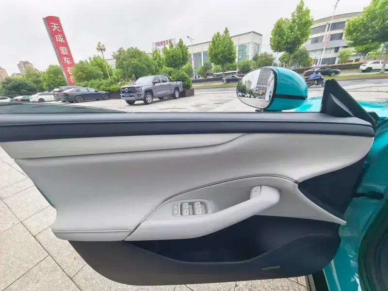 Xiaomi SU7 2024 Rear-Wheel Drive Standard Long-Range Edition — миниатюра 13