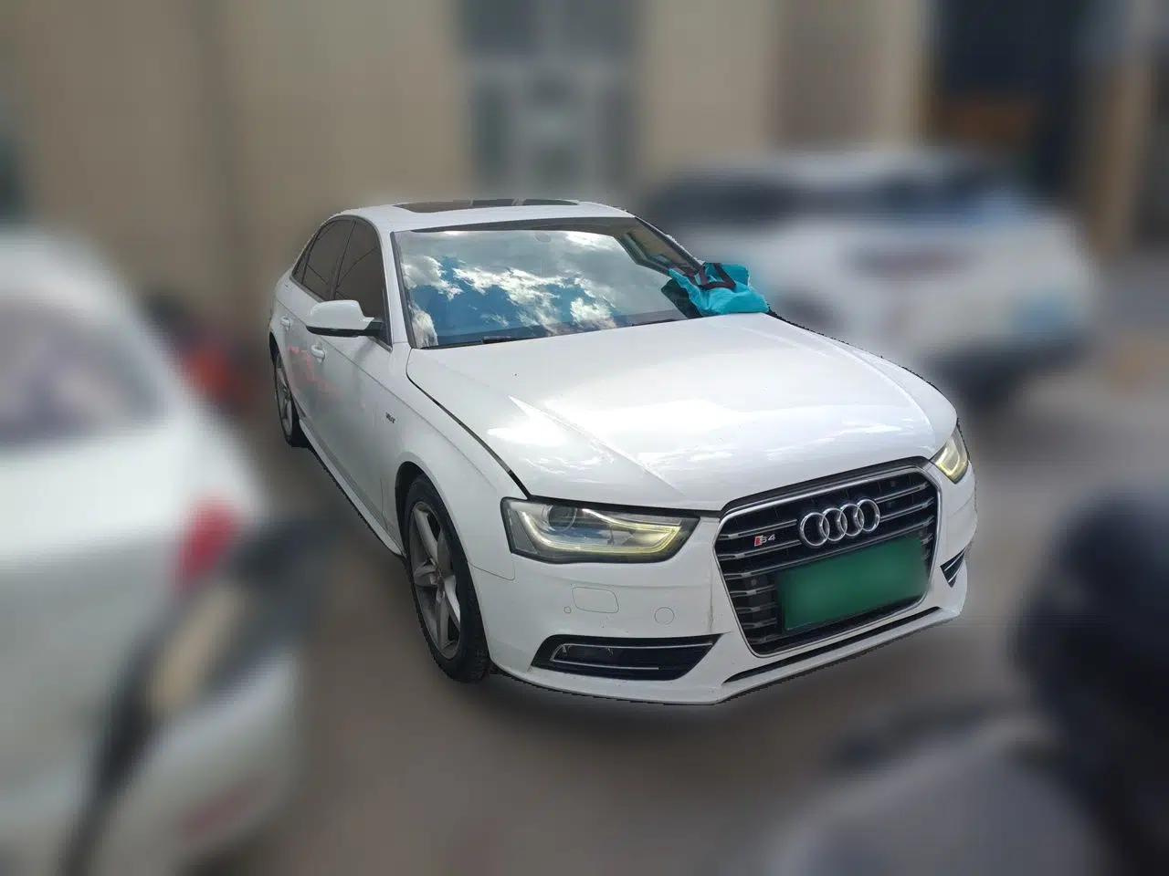 Audi A4L 2013 35 TFSI Automatic Standard Model — миниатюра 3
