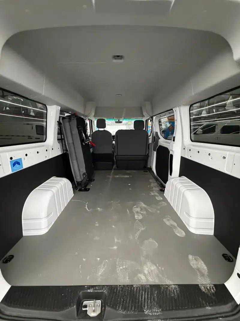 Super VAN 2025 Model, Sporty Edition, Mid-Wheelbase, Mid-Roof, 51kWh — миниатюра 14
