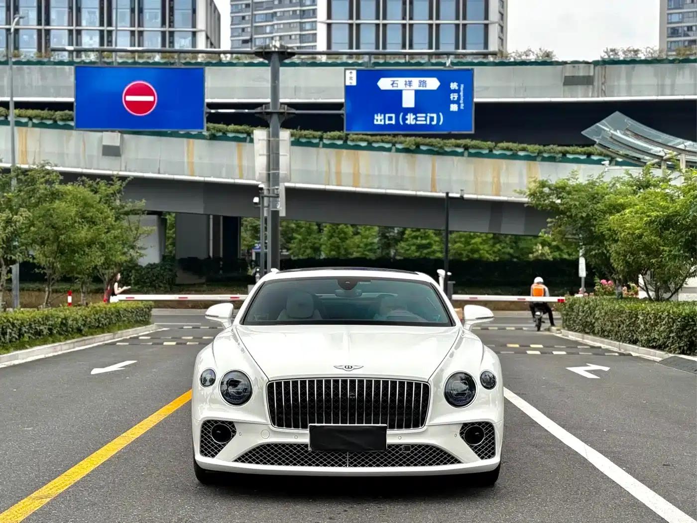 2024 Continental 4.0T GT V8 Elegance Edition — миниатюра 1