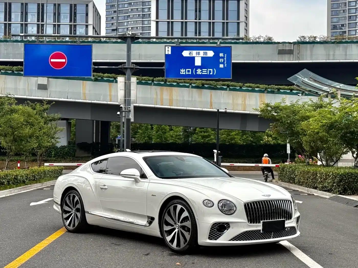 2024 Continental 4.0T GT V8 Elegance Edition — миниатюра 2