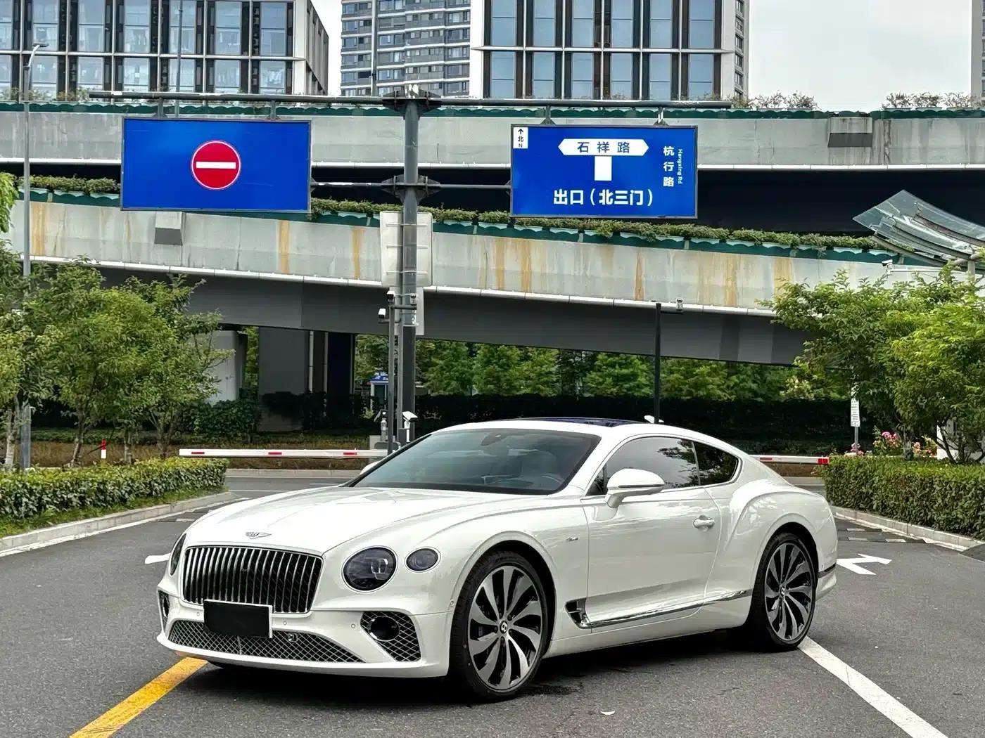 2024 Continental 4.0T GT V8 Elegance Edition — миниатюра 3