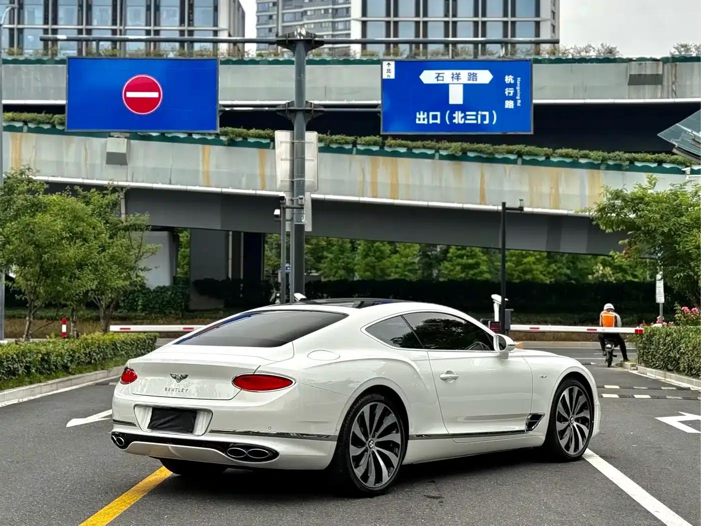 2024 Continental 4.0T GT V8 Elegance Edition — миниатюра 7