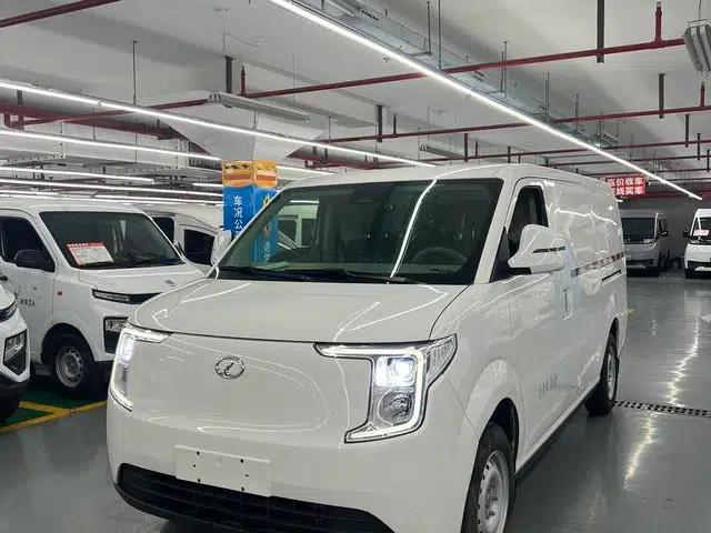 Ruichi R5 2025 Cargo Edition Smart Supercharging Pioneer Type I 52.16kWh