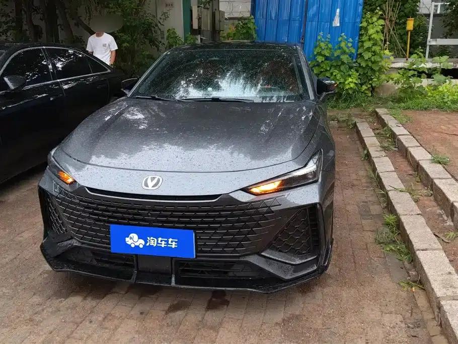 Changan UNI-V 2023 2.0T Leading Speed Edition — миниатюра 2