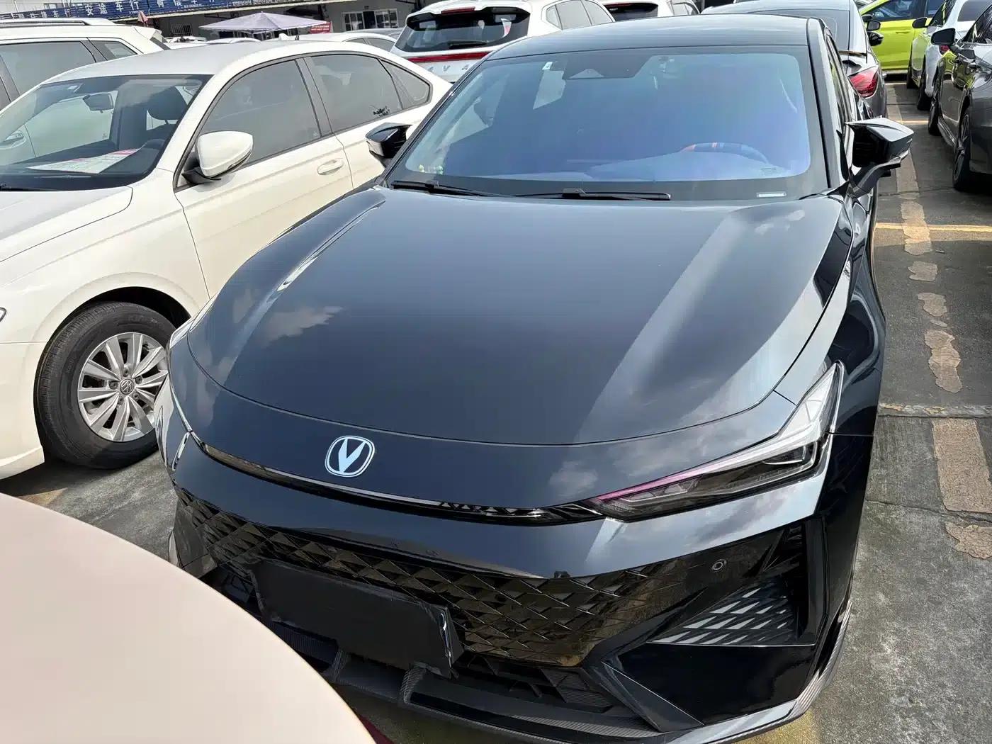 Changan UNI-V 2025 1.5T 500Bar Premium Edition — миниатюра 1