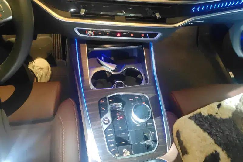 BMW X7 2023 xDrive40i Leading Luxury Package — миниатюра 15