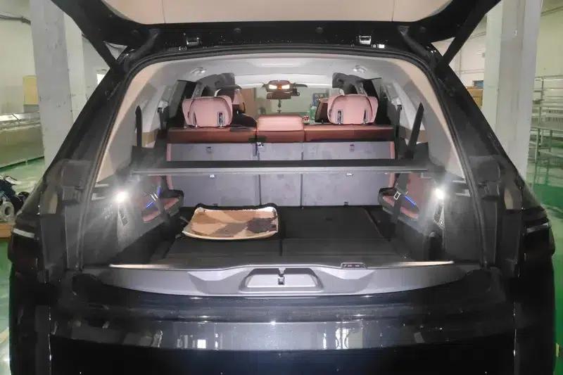 BMW X7 2023 xDrive40i Leading Luxury Package — миниатюра 17