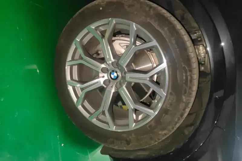 BMW X7 2023 xDrive40i Leading Luxury Package — миниатюра 7