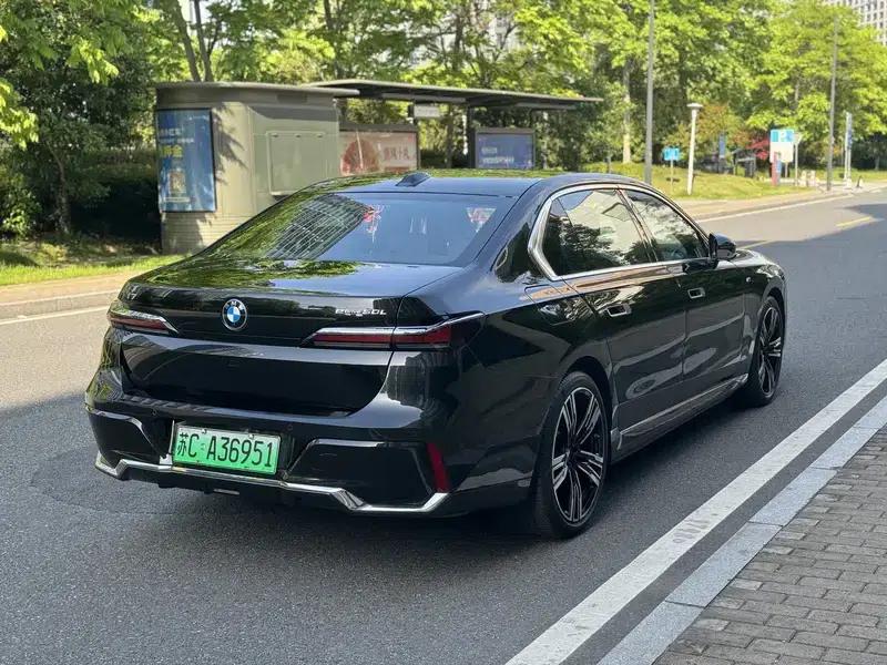 BMW i7 2023 eDrive50L Premium M Sport Package — миниатюра 4