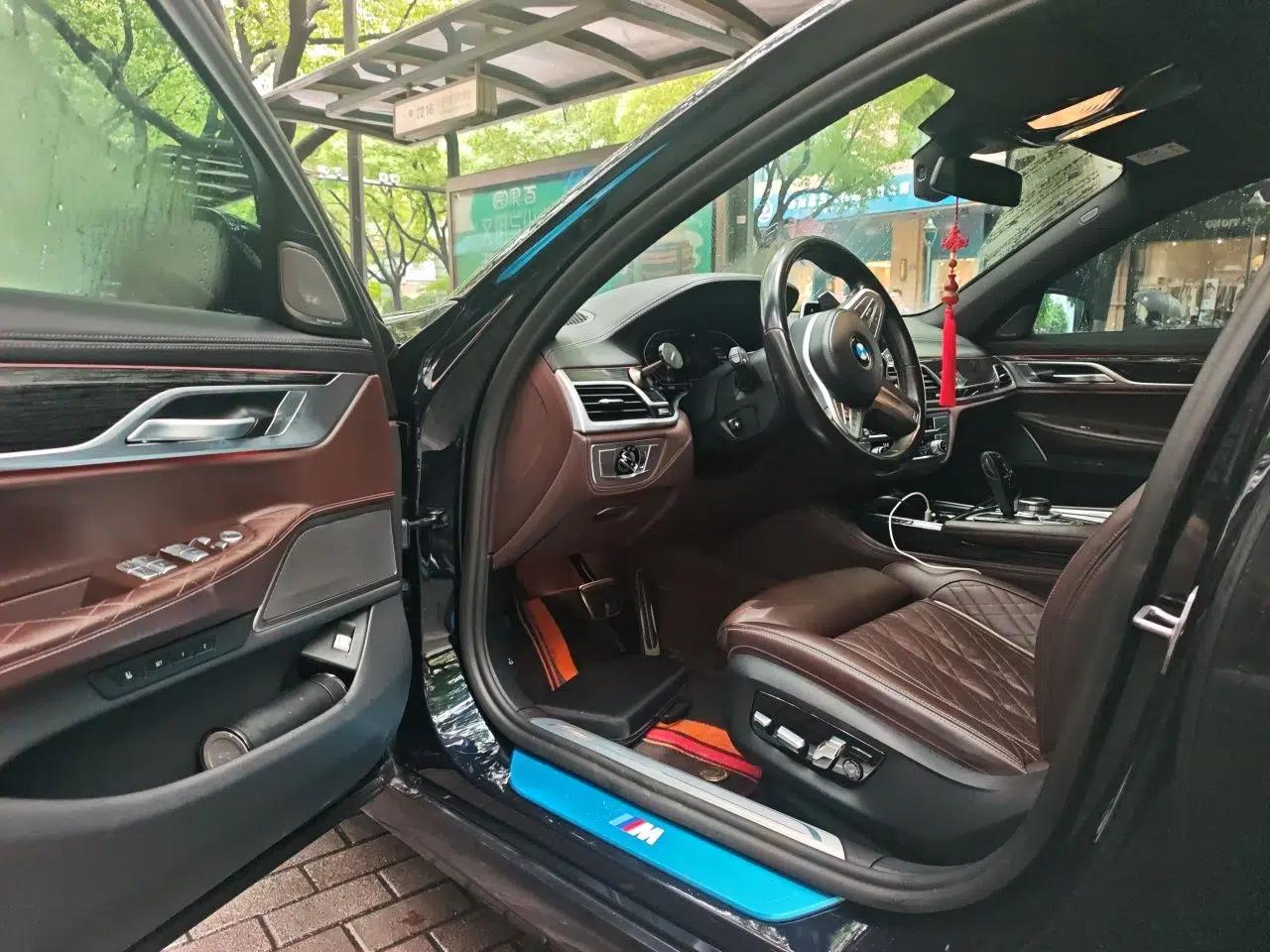 BMW 7 Series 2021 740Li Leading Model M Sport Package — миниатюра 16