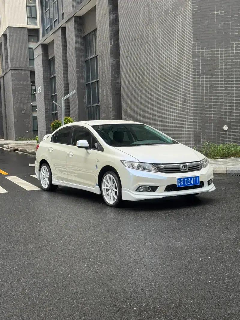 2012 Civic 1.8L Automatic Comfort Edition — миниатюра 3