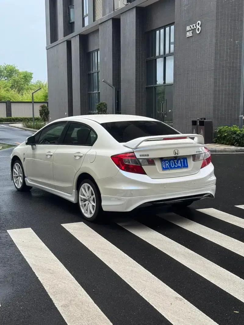 2012 Civic 1.8L Automatic Comfort Edition — миниатюра 4