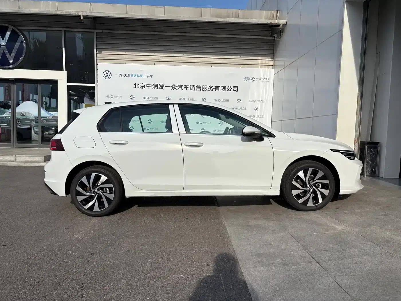 2026 Golf 300TSI Pro — миниатюра 8