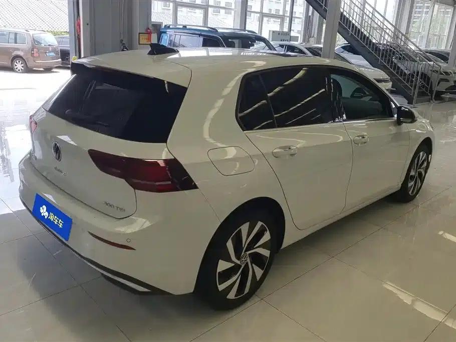 2026 Golf 300TSI Pro — миниатюра 3