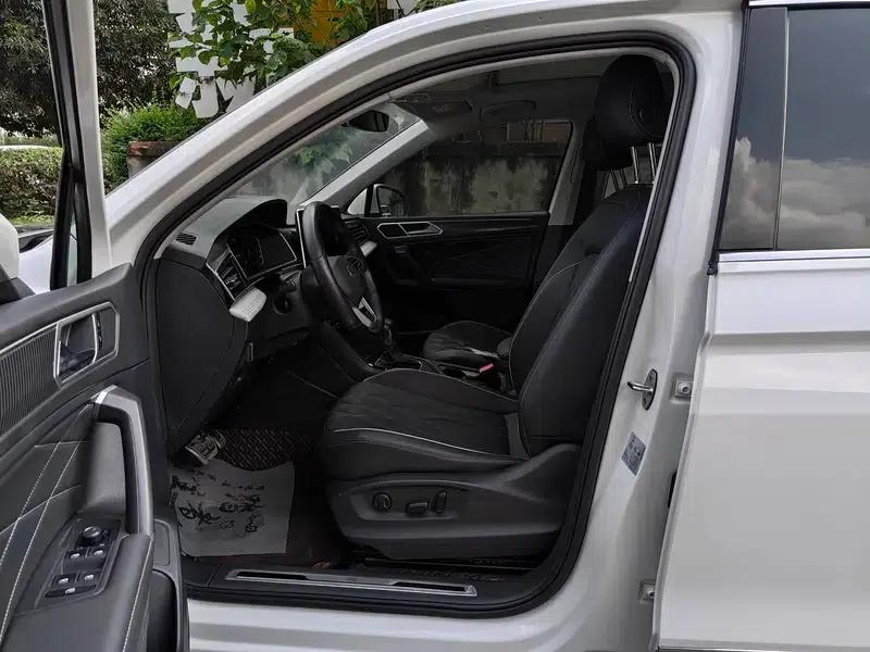 Tiguan L 2022 330TSI Automatic 2WD R-Line Flagship Edition — миниатюра 9