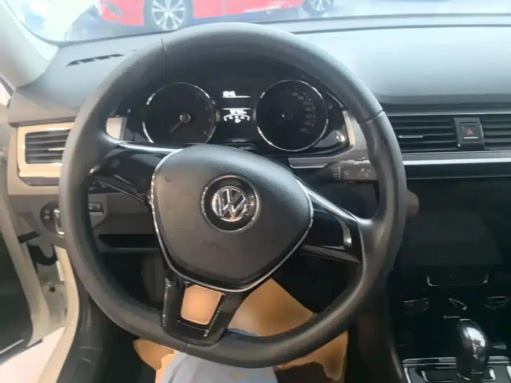 2017 Volkswagen Bora 1.6L Automatic Comfort Model — миниатюра 11