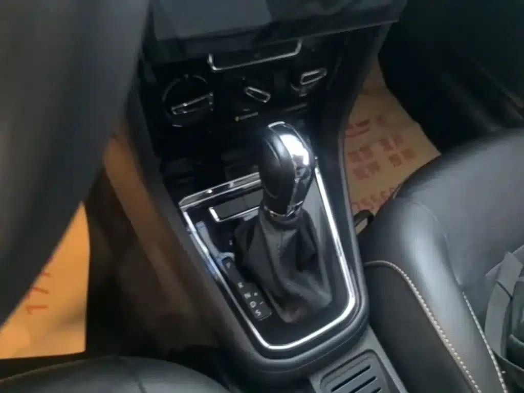 2017 Volkswagen Bora 1.6L Automatic Comfort Model — миниатюра 14