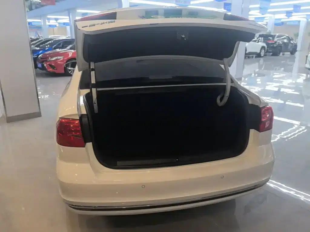 2017 Volkswagen Bora 1.6L Automatic Comfort Model — миниатюра 19