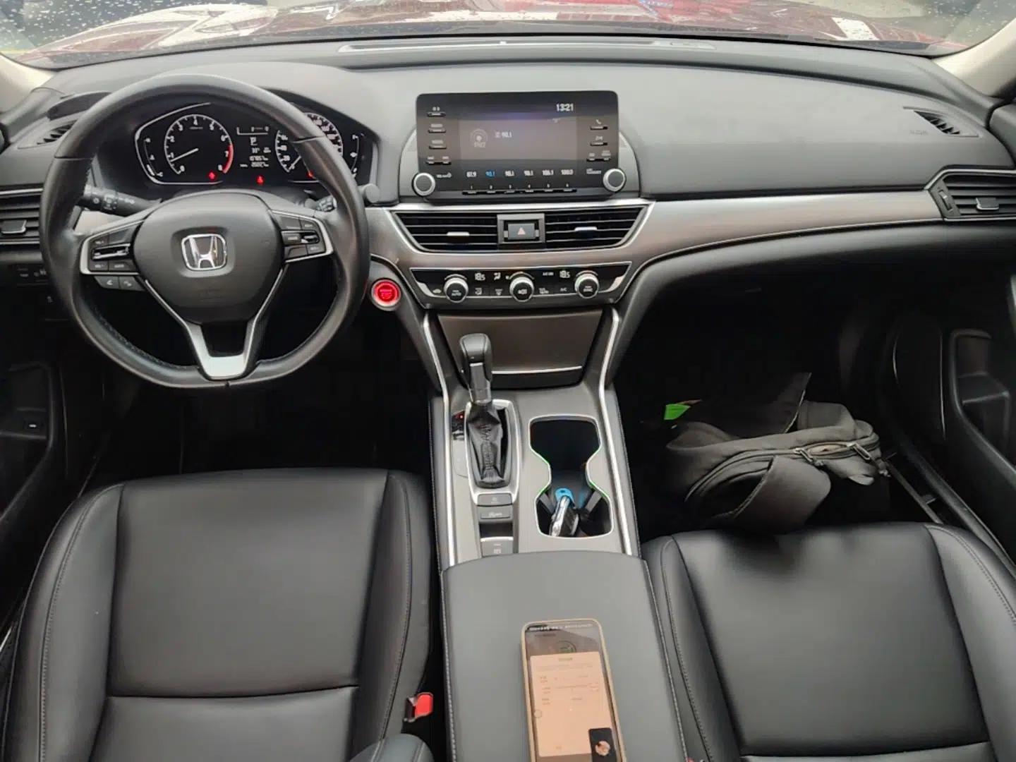 Honda Accord 2018 260TURBO Elite Edition China V — миниатюра 17
