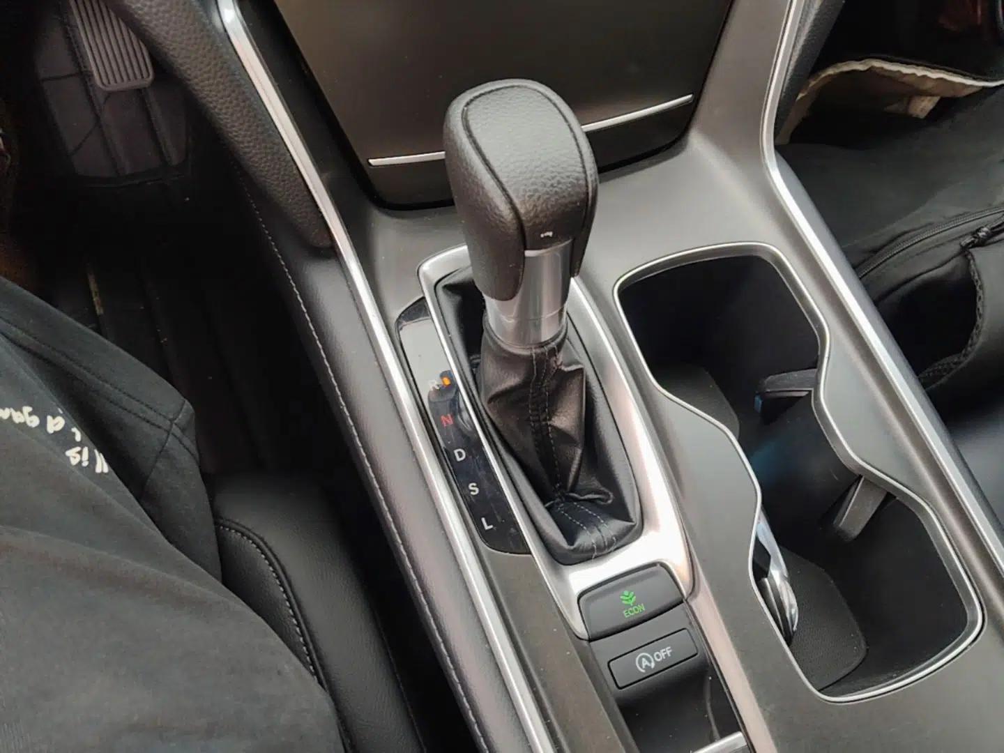 Honda Accord 2018 260TURBO Elite Edition China V — миниатюра 21