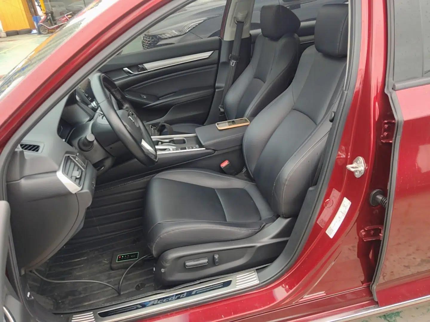 Honda Accord 2018 260TURBO Elite Edition China V — миниатюра 22