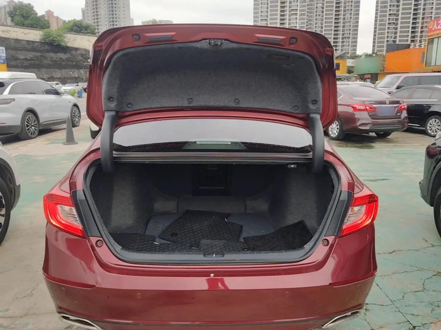 Honda Accord 2018 260TURBO Elite Edition China V — миниатюра 27