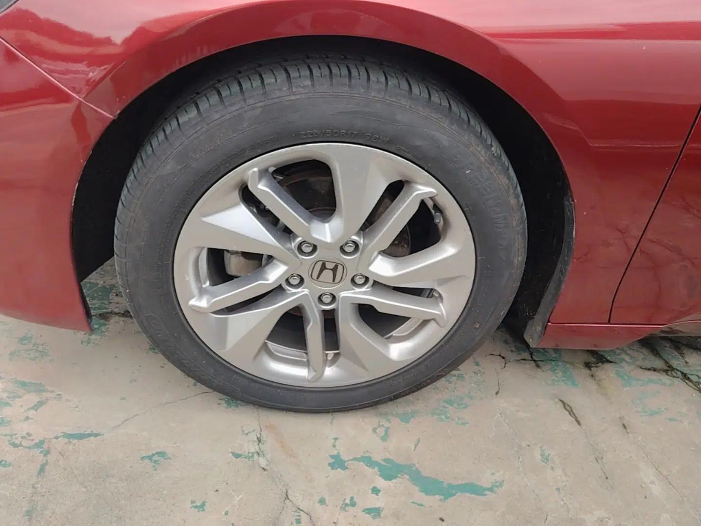 Honda Accord 2018 260TURBO Elite Edition China V — миниатюра 10