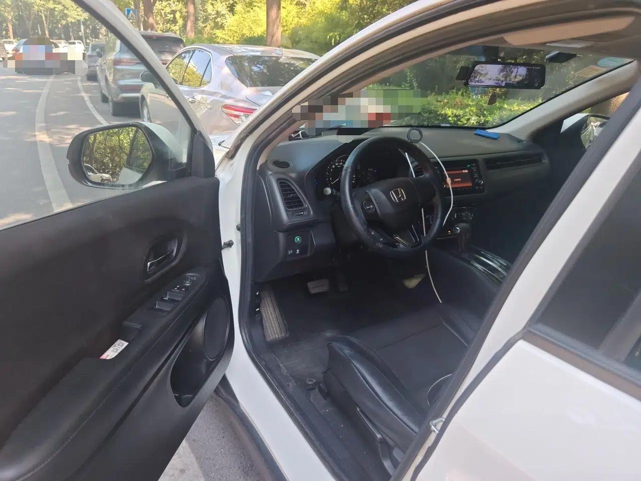 Honda Vezel 2015 1.5L CVT two-wheel drive Comfort trim — миниатюра 16
